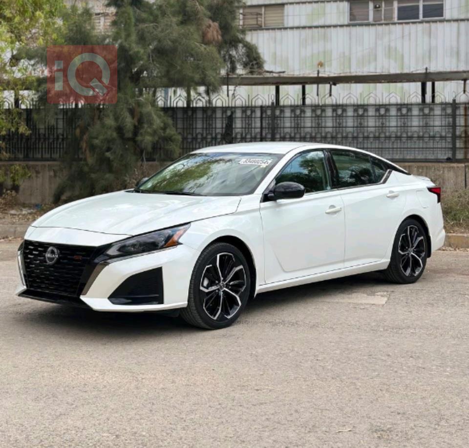 نيسان ألتيما